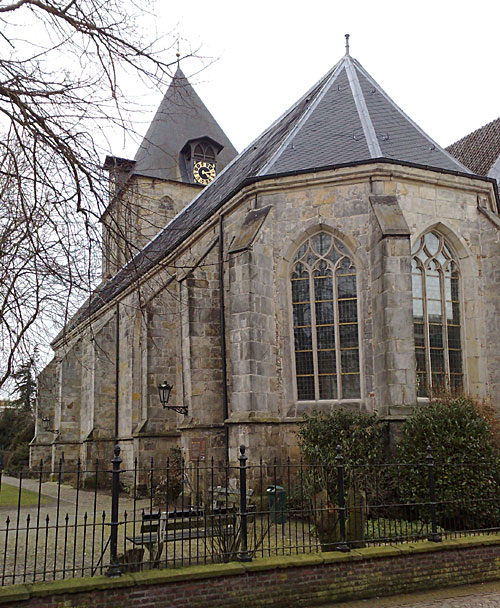 De oude Blasiuskerk in hartje Delden